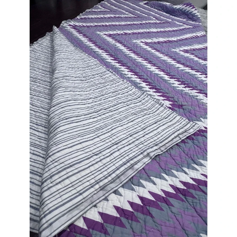 John Robshaw‎ Luxury King Quilt Lavender Purple White Chevron Cotton Made India